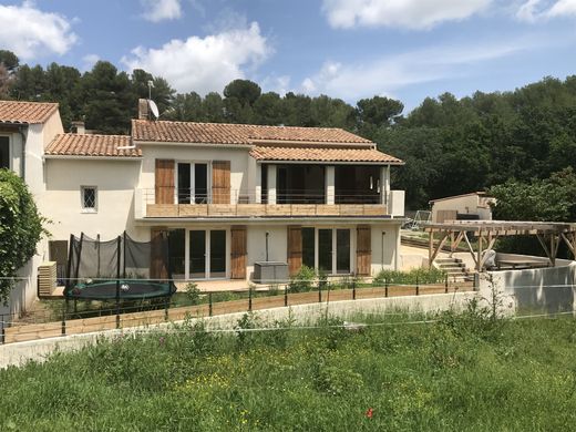 Maison de luxe à Pierrevert, Alpes-de-Haute-Provence