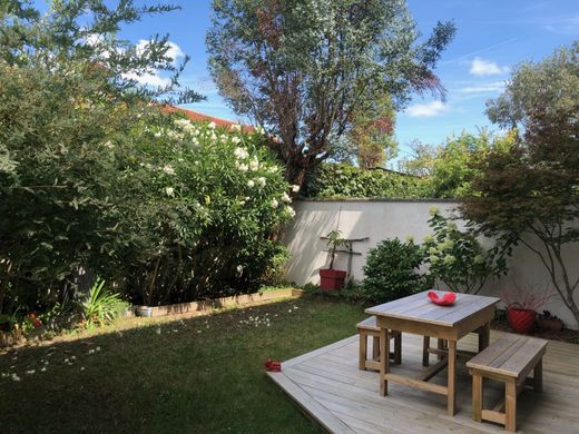 Luxury home in Le Bouscat, Gironde