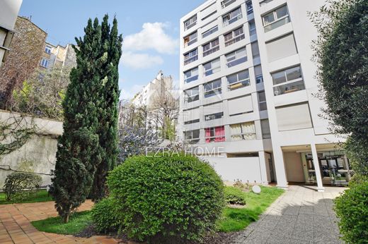 ﺷﻘﺔ ﻓﻲ Tour Eiffel, Invalides – Ecole Militaire, Saint-Thomas d’Aquin, Paris