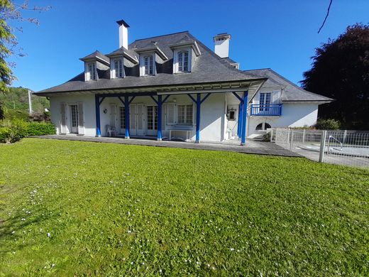 Luxe woning in Lourdes, Hautes-Pyrénées