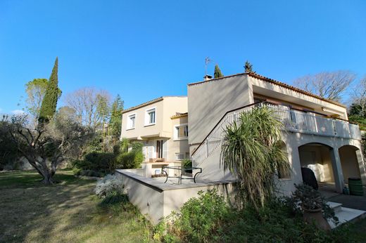 Portal Et Pio Immobilier, Nîmes | LuxuryEstate.com