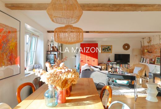 Apartment / Etagenwohnung in Lille, Nord