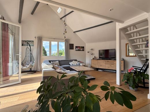 Luxury home in Les Alluets-le-Roi, Yvelines