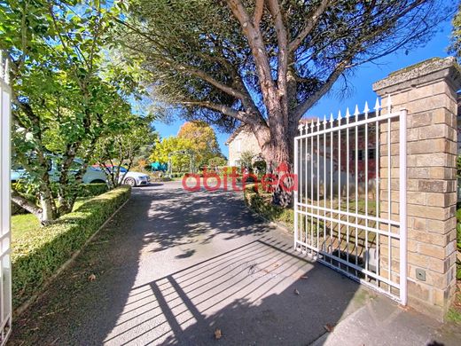 منزل ﻓﻲ Chaptelat, Haute-Vienne