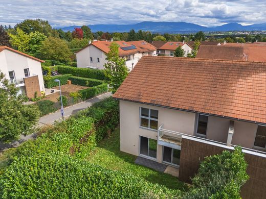 Luxury home in Prévessin-Moëns, Ain