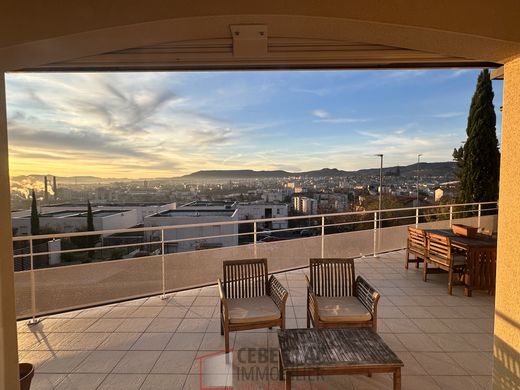 Luxe woning in Clermont-Ferrand, Puy-de-Dôme