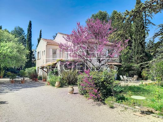 Luxury home in Ventabren, Bouches-du-Rhône