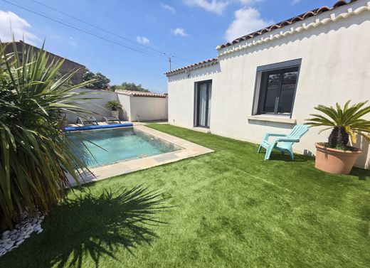 Luxury home in Saint-Mitre-les-Remparts, Bouches-du-Rhône