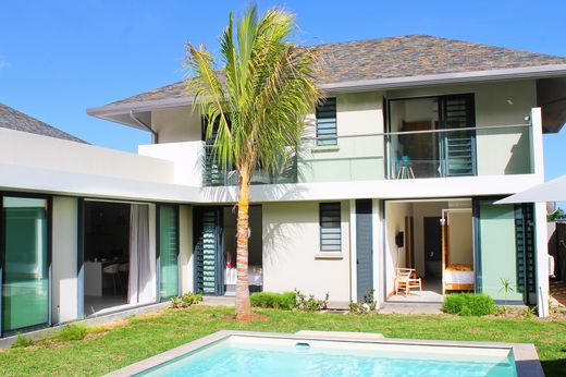 Luxury home in Grande Rivière Noire, Black River District
