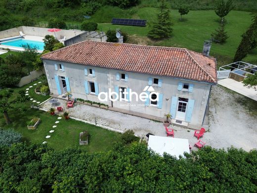 Luxury home in Saint-Fort-sur-Gironde, Charente-Maritime