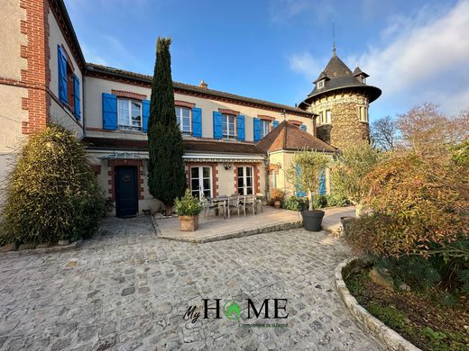 Casa di lusso a Saint-Fargeau-Ponthierry, Seine-et-Marne