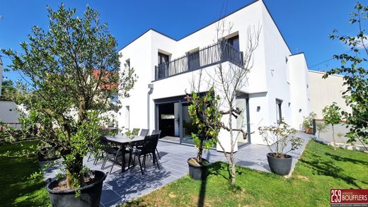 Casa di lusso a Nancy, Meurthe et Moselle