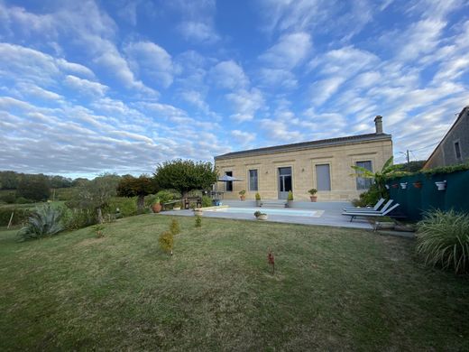 Luxe woning in Mombrier, Gironde