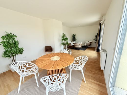 Apartment / Etagenwohnung in Gradignan, Gironde