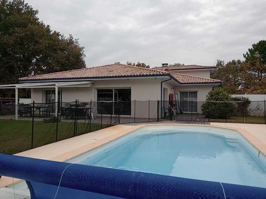 Luxury home in Lège-Cap-Ferret, Gironde