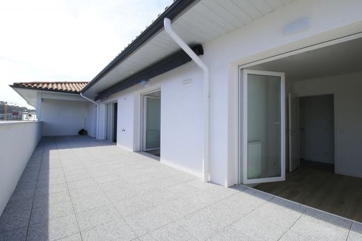 Apartment / Etagenwohnung in Anglet, Pyrénées-Atlantiques