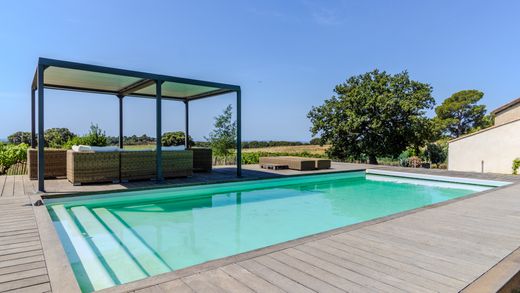 Luxury home in La Londe-les-Maures, Var