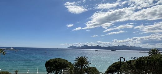 Apartment / Etagenwohnung in Cannes, Alpes-Maritimes