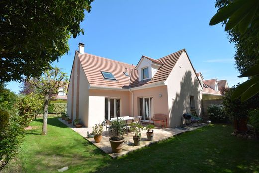 Luxury home in Voisins-le-Bretonneux, Yvelines