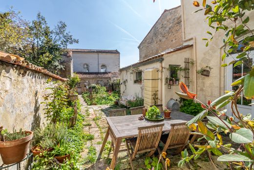 Casa de lujo en Saintes, Charenta Marítima