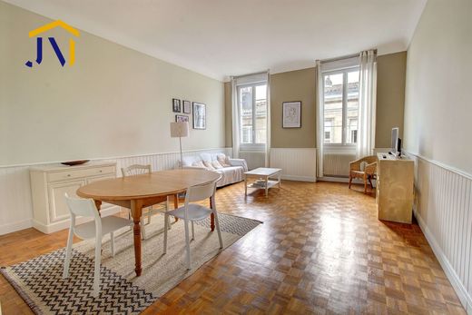 Apartment / Etagenwohnung in Bordeaux, Gironde