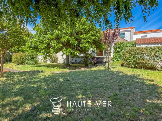 Luxury home in Les Sables-d'Olonne, Vendée