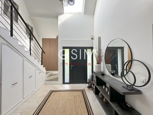 Luxury home in La Celle-Saint-Cloud, Yvelines