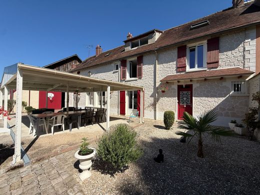 Maison de luxe à Angerville, Essonne