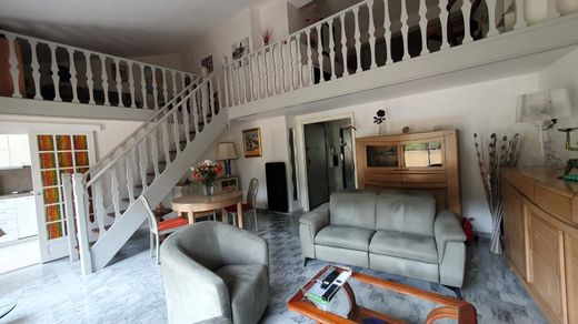 아파트 / Menton, Alpes-Maritimes