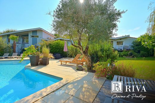 Luxe woning in Camblanes, Gironde