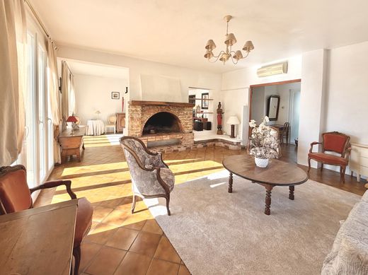 Luxury home in Six-Fours-les-Plages, Var