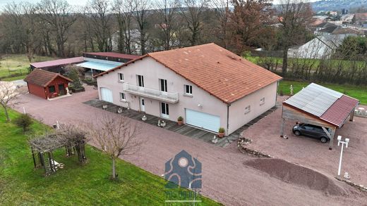 Maison de luxe à Charmeil, Allier