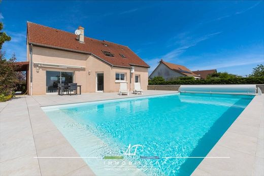 Maison de luxe à Marsannay-le-Bois, Côte-d'Or