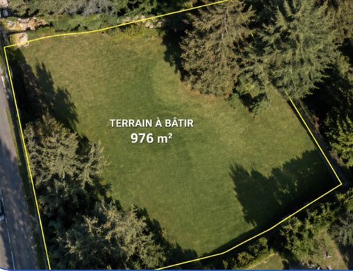 Teren w Saint-Didier-au-Mont-d'Or, Rhône