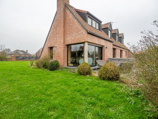 豪宅  Cysoing, North