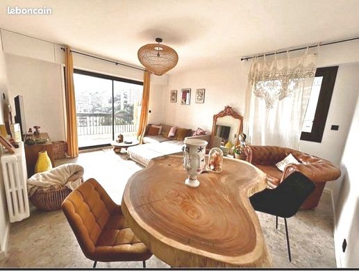 Apartment / Etagenwohnung in Ville-di-Pietrabugno, Haute-Corse