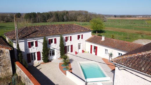 Luxury home in Rivières, Charente