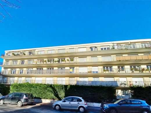 Apartment / Etagenwohnung in Saint-Maur-des-Fossés, Val-de-Marne