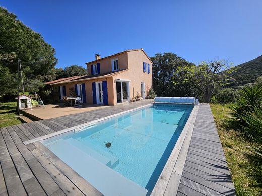 Luxe woning in Alata, South Corsica
