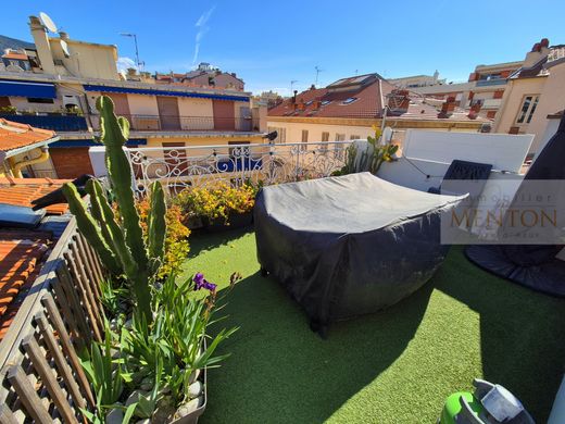 Apartment / Etagenwohnung in Menton, Alpes-Maritimes