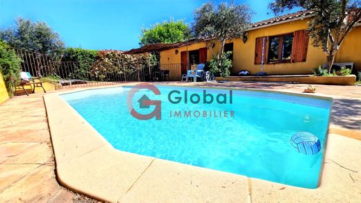 Villa in Lançon-Provence, Bouches-du-Rhône