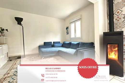 Luxury home in Versonnex, Ain