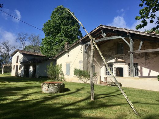 Luxus-Haus in Captieux, Gironde