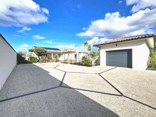 Luxury home in Cestas, Gironde