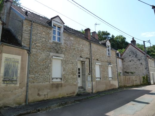 منزل ﻓﻲ Châtillon-en-Bazois, Nièvre