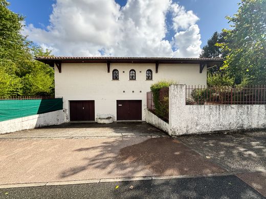 Luxus-Haus in Mérignac, Gironde