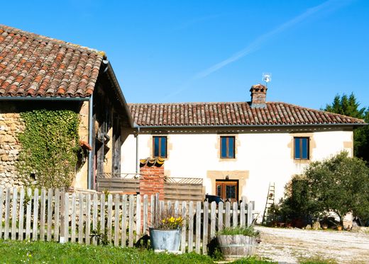 Luxury home in Boulogne-sur-Gesse, Upper Garonne