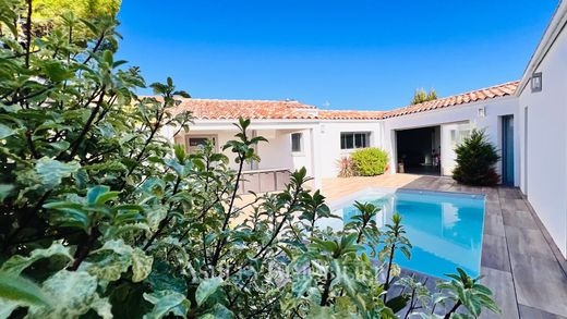 Casa di lusso a La Rochelle, Charente-Maritime