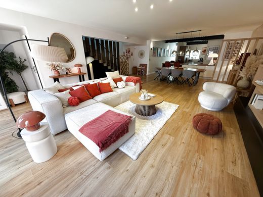 Maison de luxe à Vichy, Allier