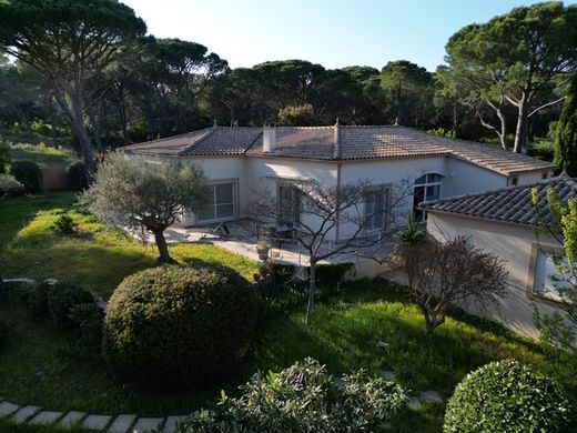 Willa w Langlade, Gard